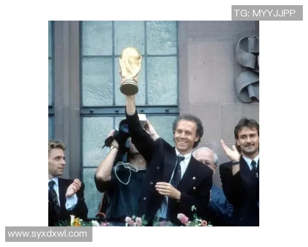 足球传奇集锦 各大球星精彩瞬间回顾与对比解析